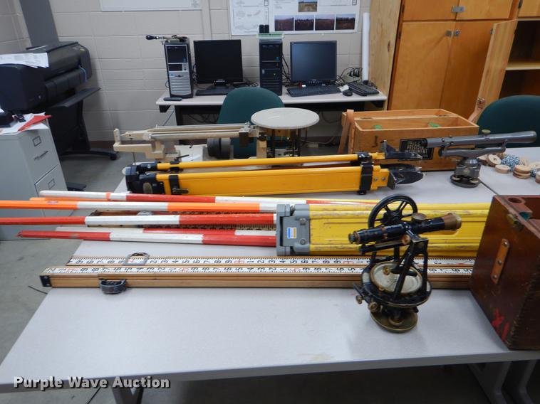 image for item EI9242 Surveying equipment