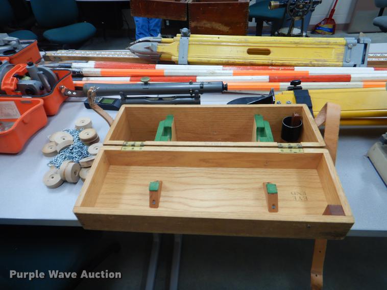 image for item EI9242 Surveying equipment