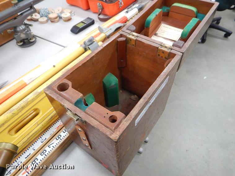 image for item EI9242 Surveying equipment