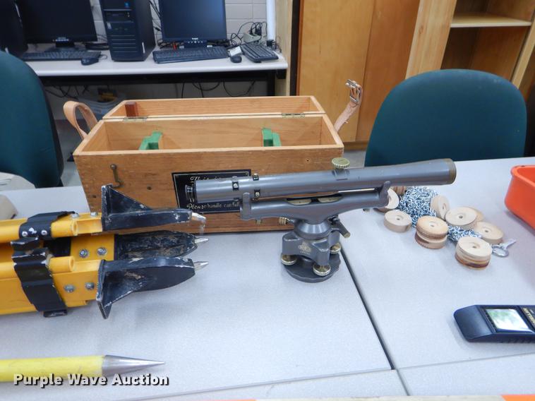 image for item EI9242 Surveying equipment