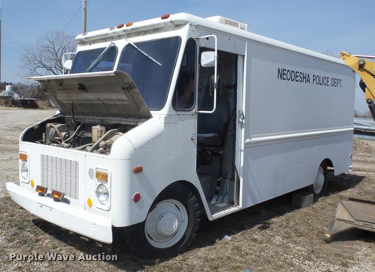 image for item EI9772 1973 Chevrolet delivery van