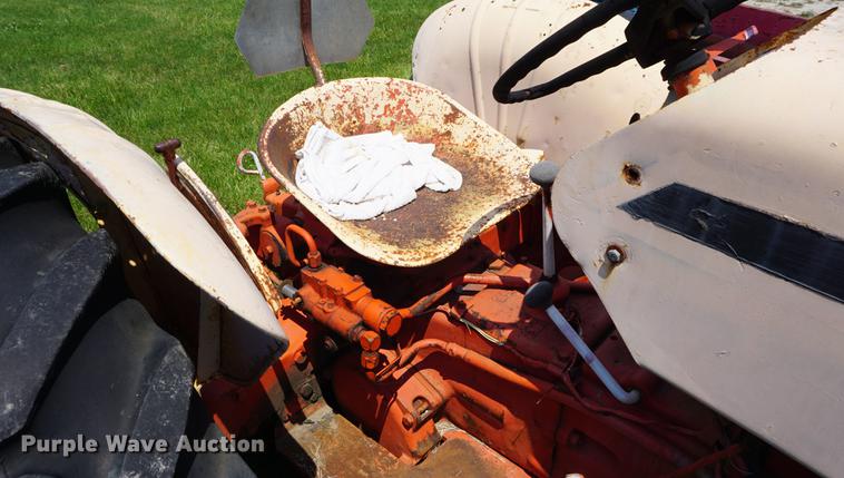 image for item EJ9468 Case 440 tractor