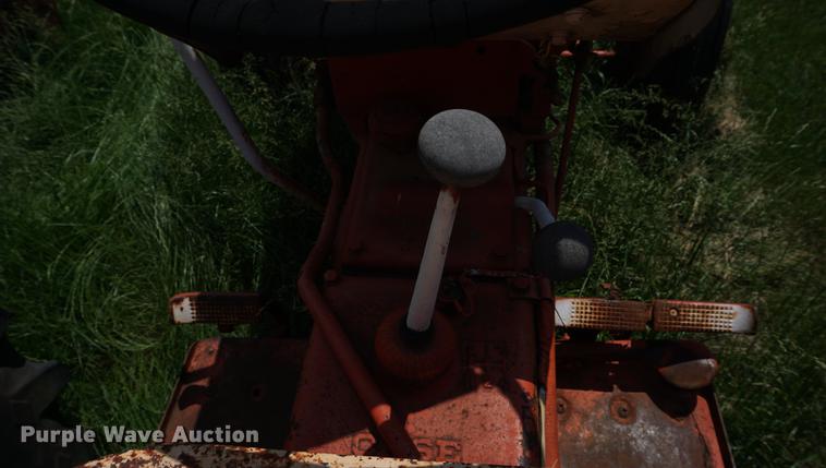 image for item EJ9468 Case 440 tractor