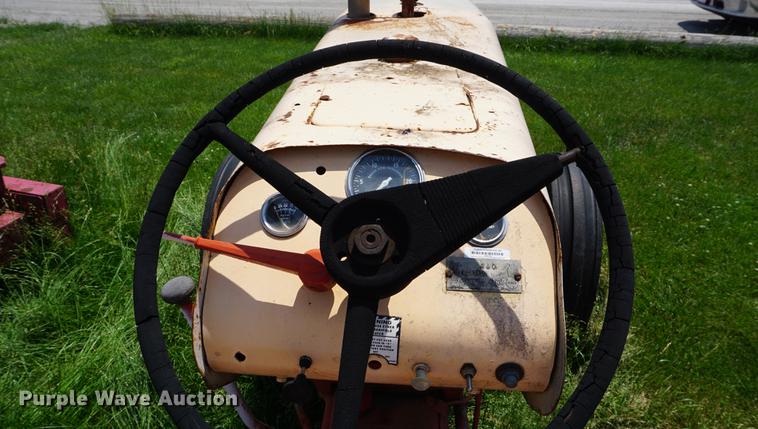 image for item EJ9468 Case 440 tractor