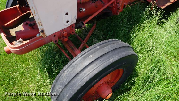 image for item EJ9468 Case 440 tractor