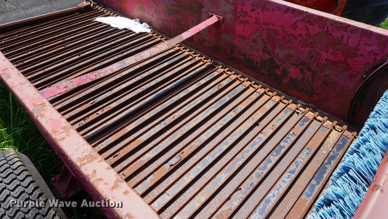 image for item EJ9469 Mill-creek manure spreader