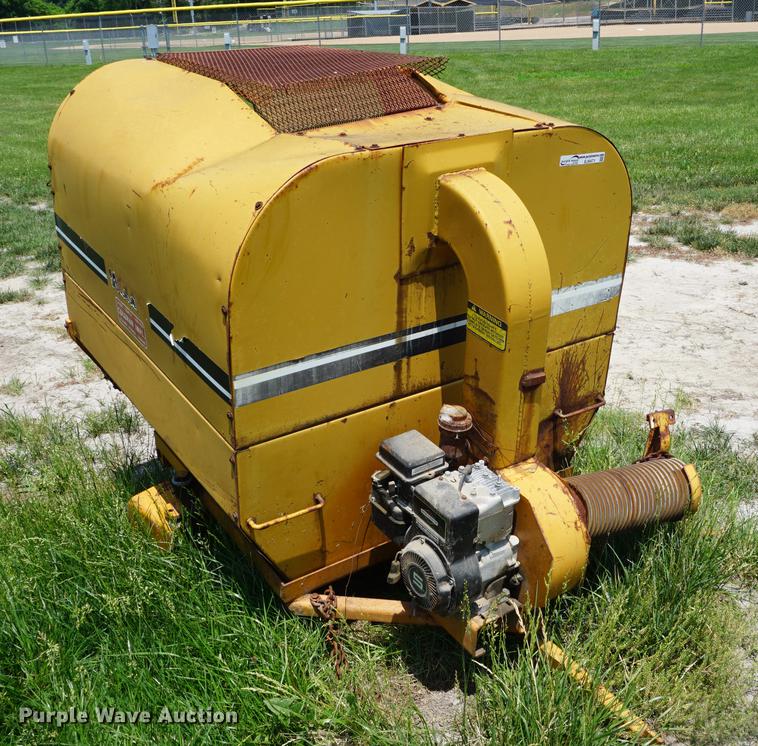 image for item EJ9471 Woods grass vacuum