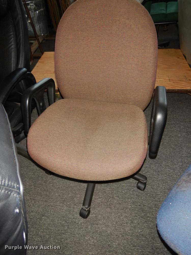 image for item EK9293 Approximately 30 chairs