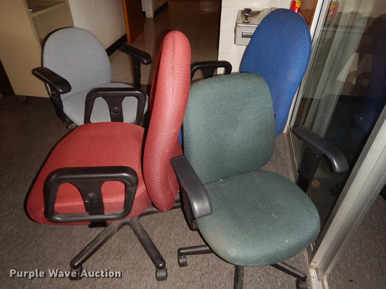 image for item EK9293 Approximately 30 chairs