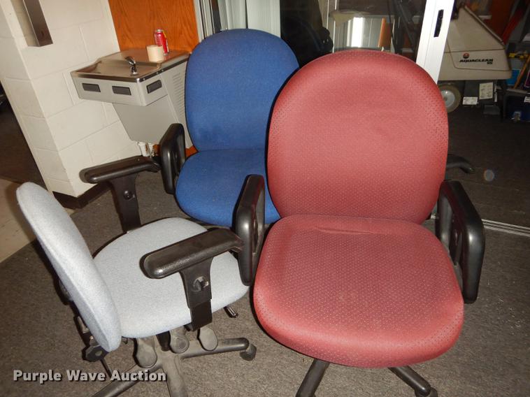 image for item EK9293 Approximately 30 chairs