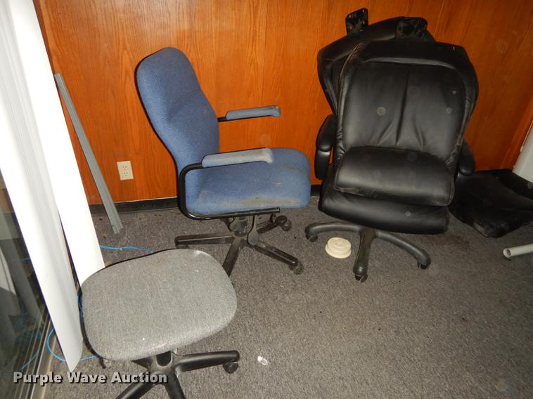 image for item EK9293 Approximately 30 chairs