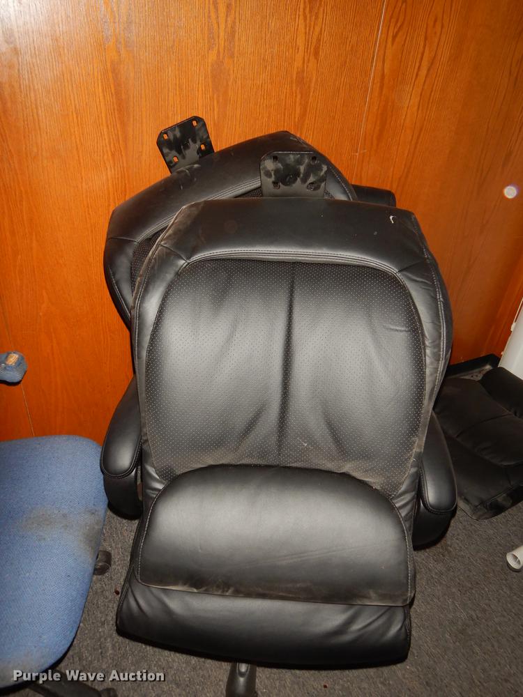 image for item EK9293 Approximately 30 chairs