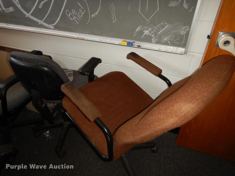 image for item EK9293 Approximately 30 chairs