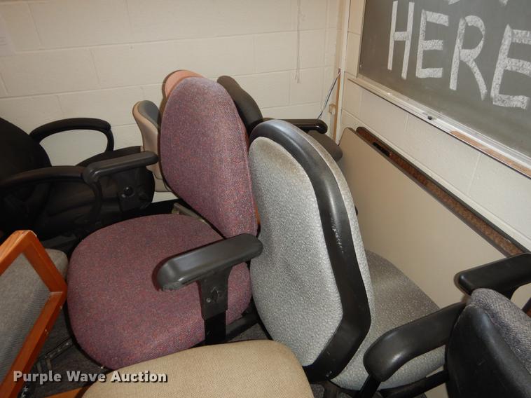 image for item EK9293 Approximately 30 chairs