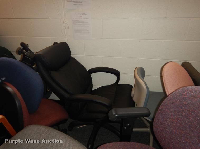 image for item EK9293 Approximately 30 chairs