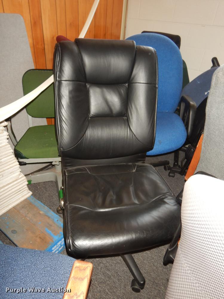 image for item EK9293 Approximately 30 chairs