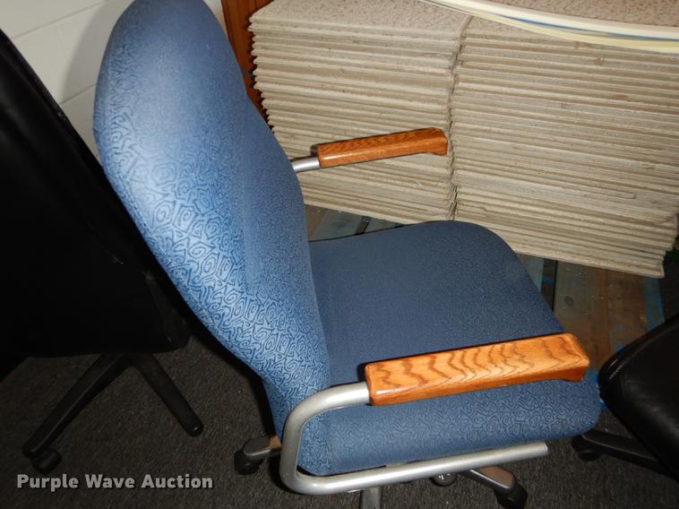 image for item EK9293 Approximately 30 chairs