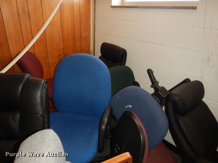 image for item EK9293 Approximately 30 chairs