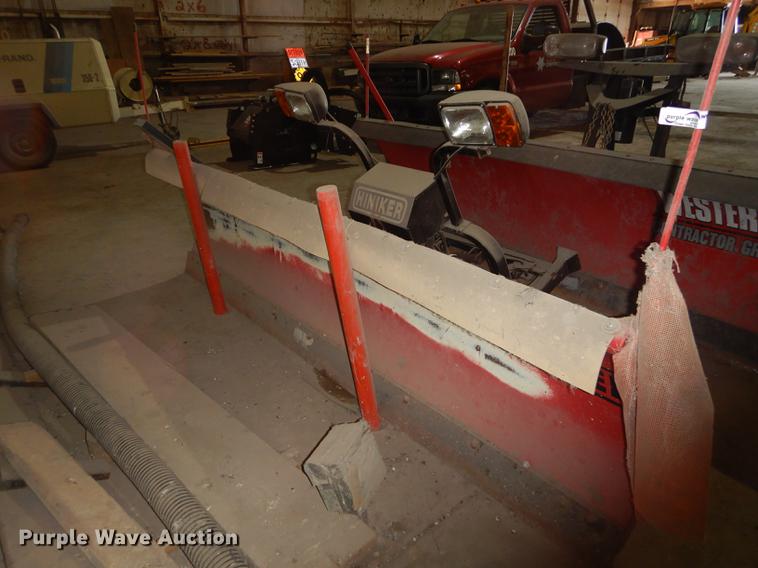 image for item EK9303 Hiniker 2901-0 snow plow