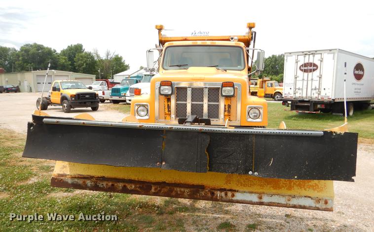 image for item EK9514 2002 International 2554 dump truck
