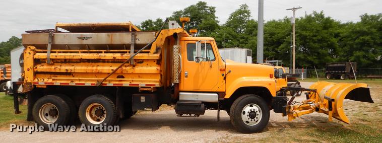 image for item EK9514 2002 International 2554 dump truck