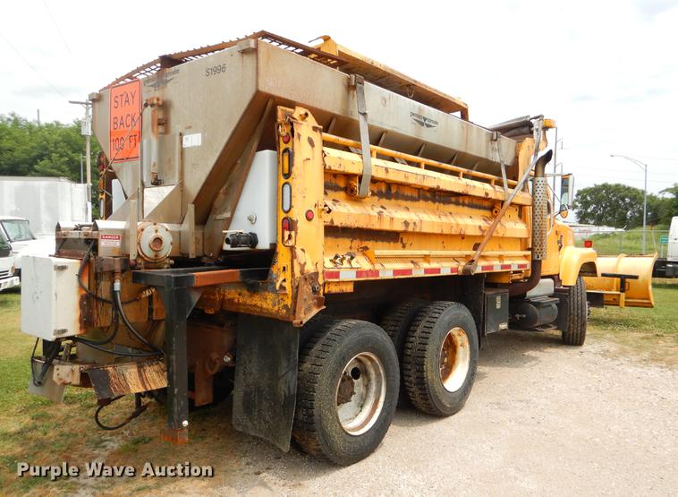 image for item EK9514 2002 International 2554 dump truck