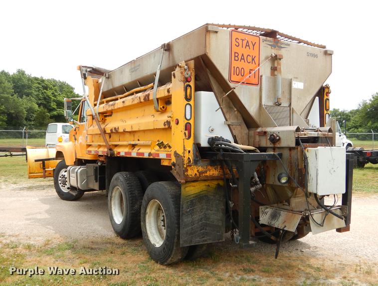 image for item EK9514 2002 International 2554 dump truck