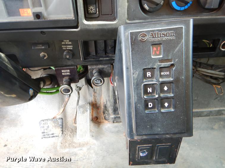 image for item EK9514 2002 International 2554 dump truck