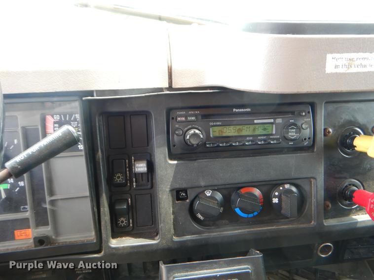 image for item EK9514 2002 International 2554 dump truck