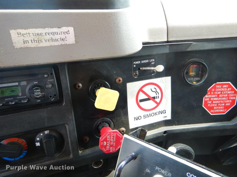 image for item EK9514 2002 International 2554 dump truck