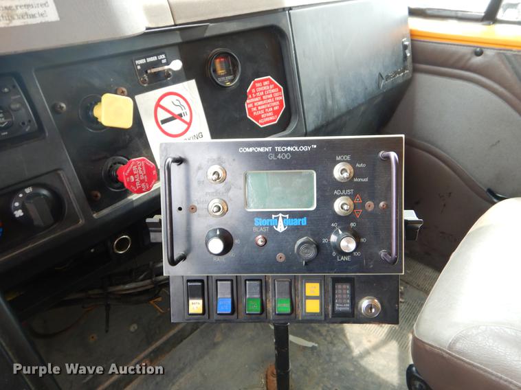 image for item EK9514 2002 International 2554 dump truck