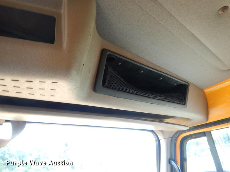 image for item EK9514 2002 International 2554 dump truck