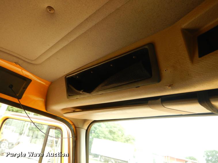 image for item EK9514 2002 International 2554 dump truck