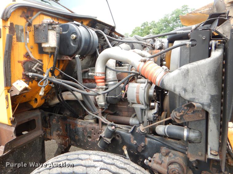 image for item EK9514 2002 International 2554 dump truck