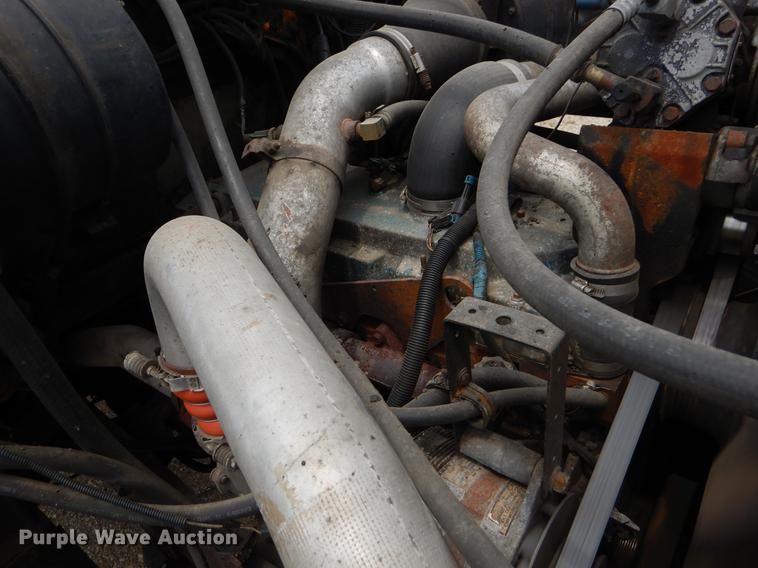 image for item EK9514 2002 International 2554 dump truck