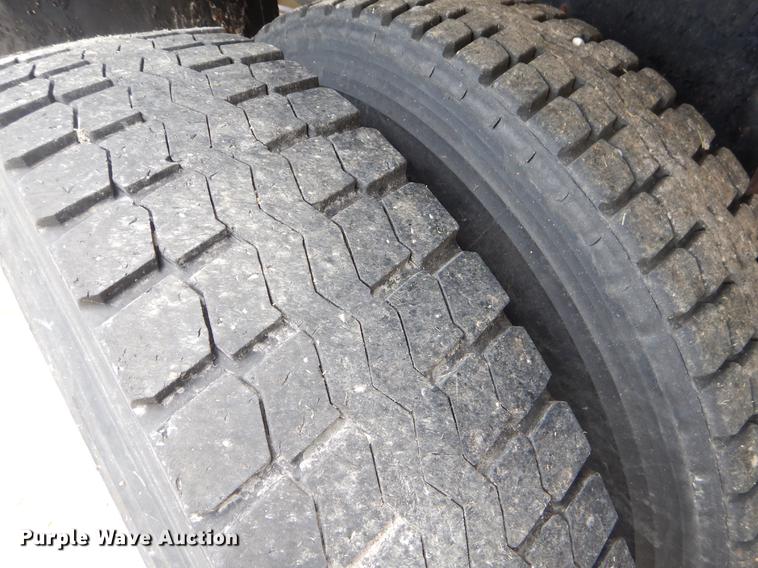 image for item EK9514 2002 International 2554 dump truck