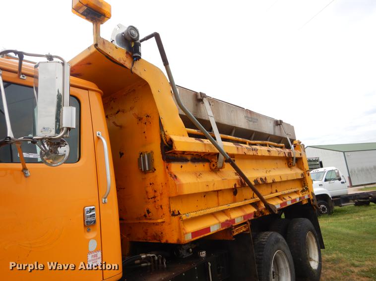 image for item EK9514 2002 International 2554 dump truck