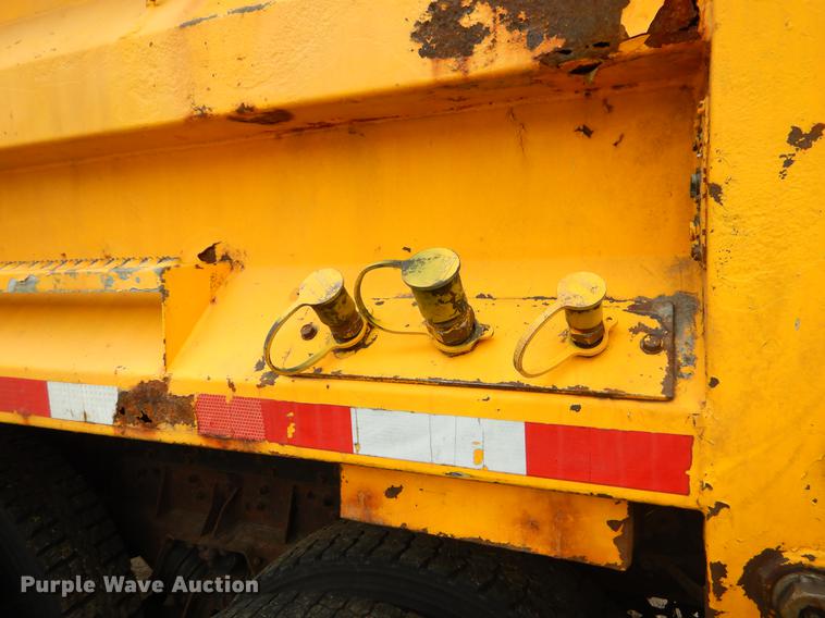 image for item EK9514 2002 International 2554 dump truck
