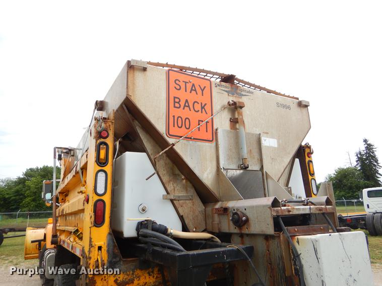 image for item EK9514 2002 International 2554 dump truck