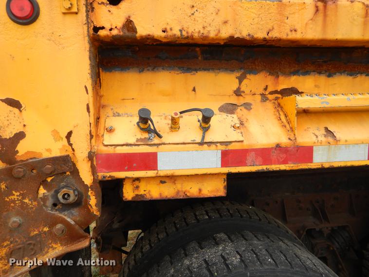 image for item EK9514 2002 International 2554 dump truck