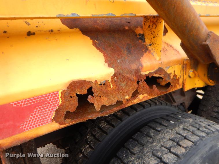 image for item EK9514 2002 International 2554 dump truck