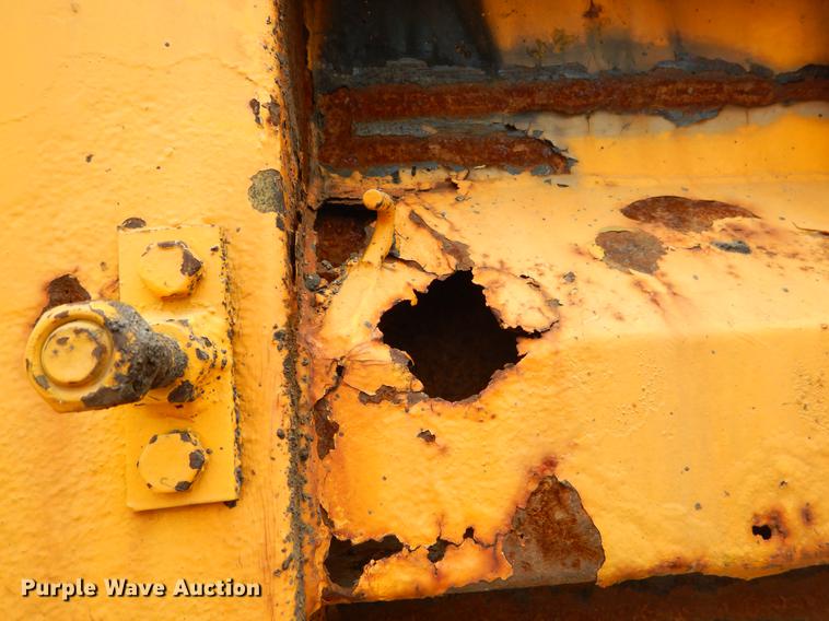 image for item EK9514 2002 International 2554 dump truck