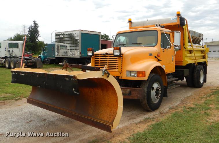 image for item EK9516 2001 International 4900 dump truck