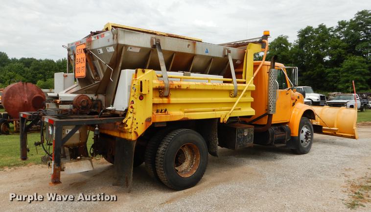 image for item EK9516 2001 International 4900 dump truck