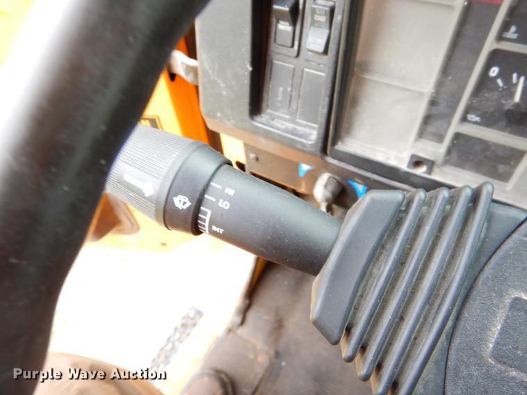 image for item EK9516 2001 International 4900 dump truck