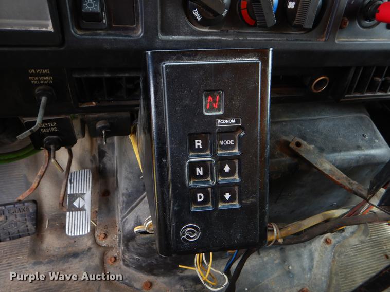 image for item EK9516 2001 International 4900 dump truck