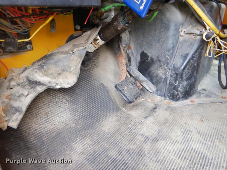 image for item EK9516 2001 International 4900 dump truck