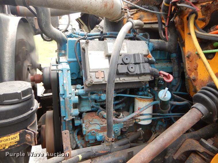 image for item EK9516 2001 International 4900 dump truck