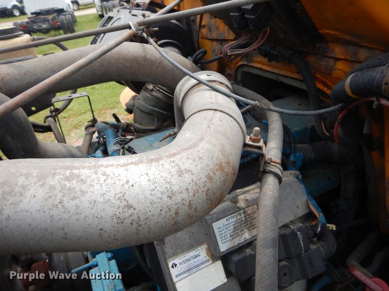 image for item EK9516 2001 International 4900 dump truck