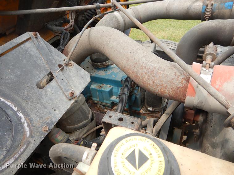 image for item EK9516 2001 International 4900 dump truck